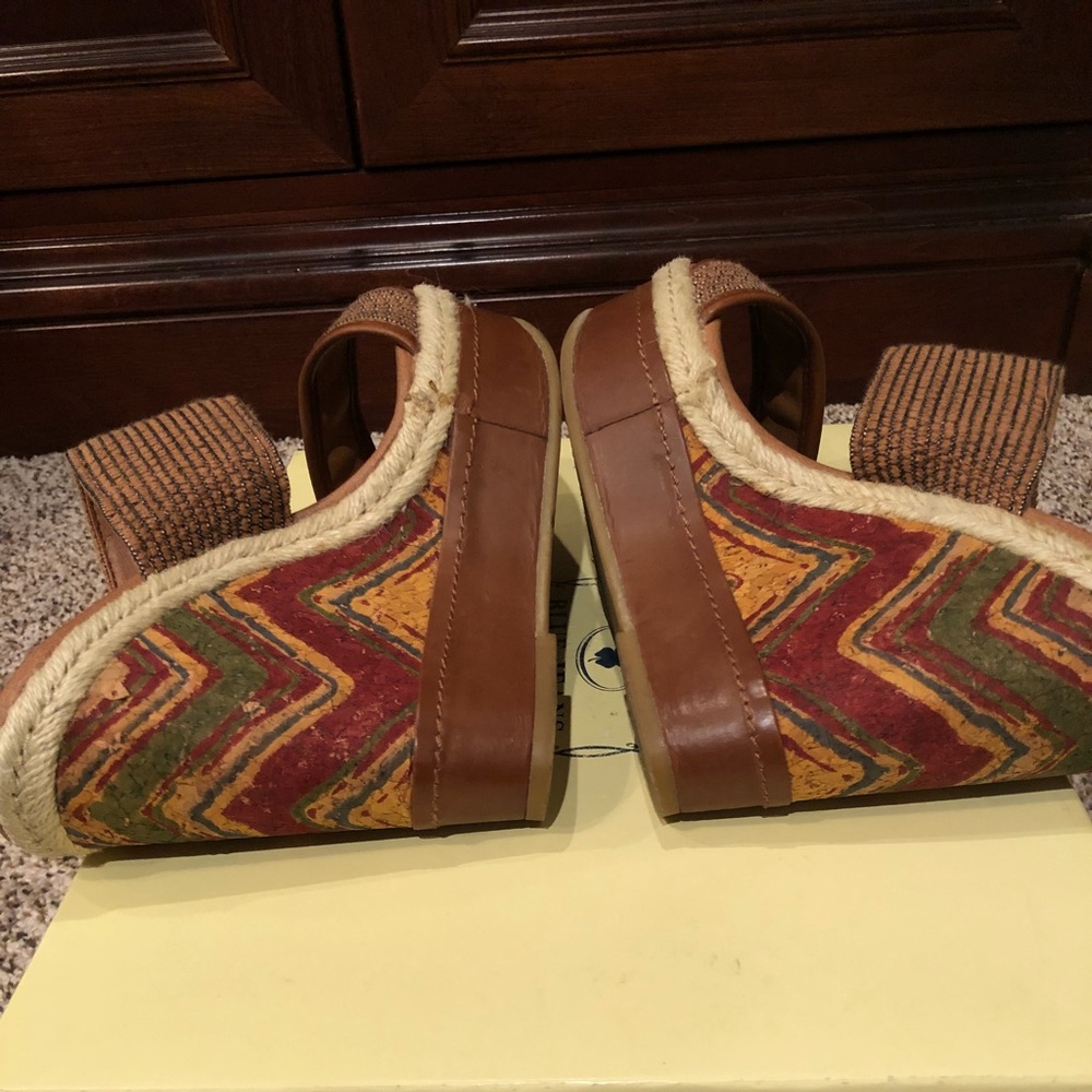 SOLD- Lucky Brand Candy Wedge - Picture 5 of 8